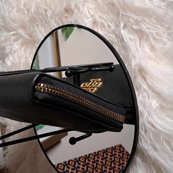 Tory Burch NWOTs Britten Zip Continental Wallet & ID - Picture 7 of 15